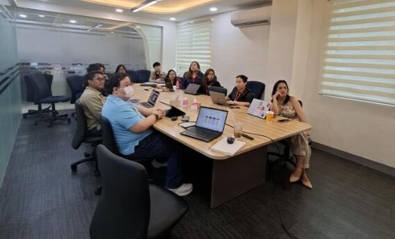 https://www.moengage.com/wp-content/uploads/meeting_room_568x344.jpg